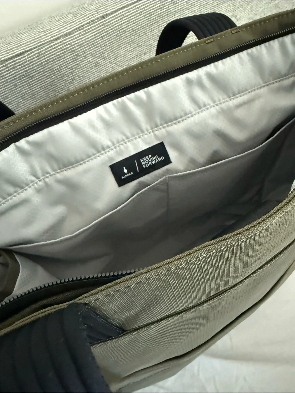 ALPAKA Flight Tote (L) in Green